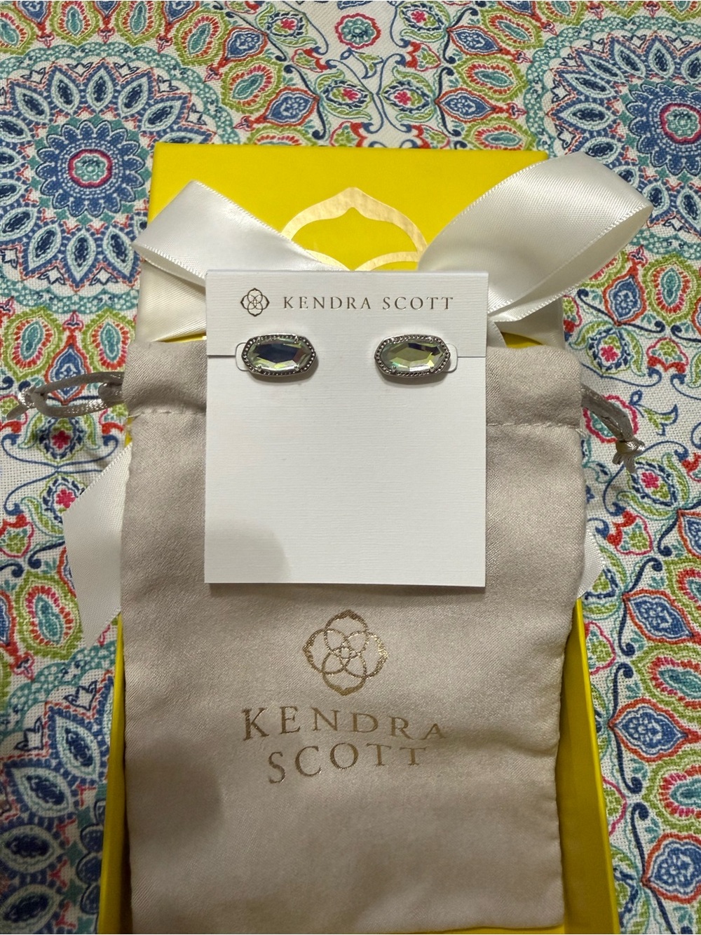Kendra Scott Iridescent Oval Stud Earrings in Silver-Tone